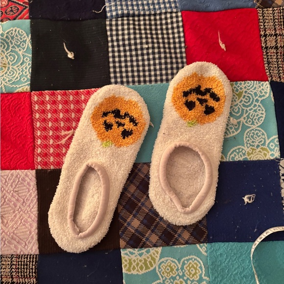 Slippers bundle - Picture 3 of 4